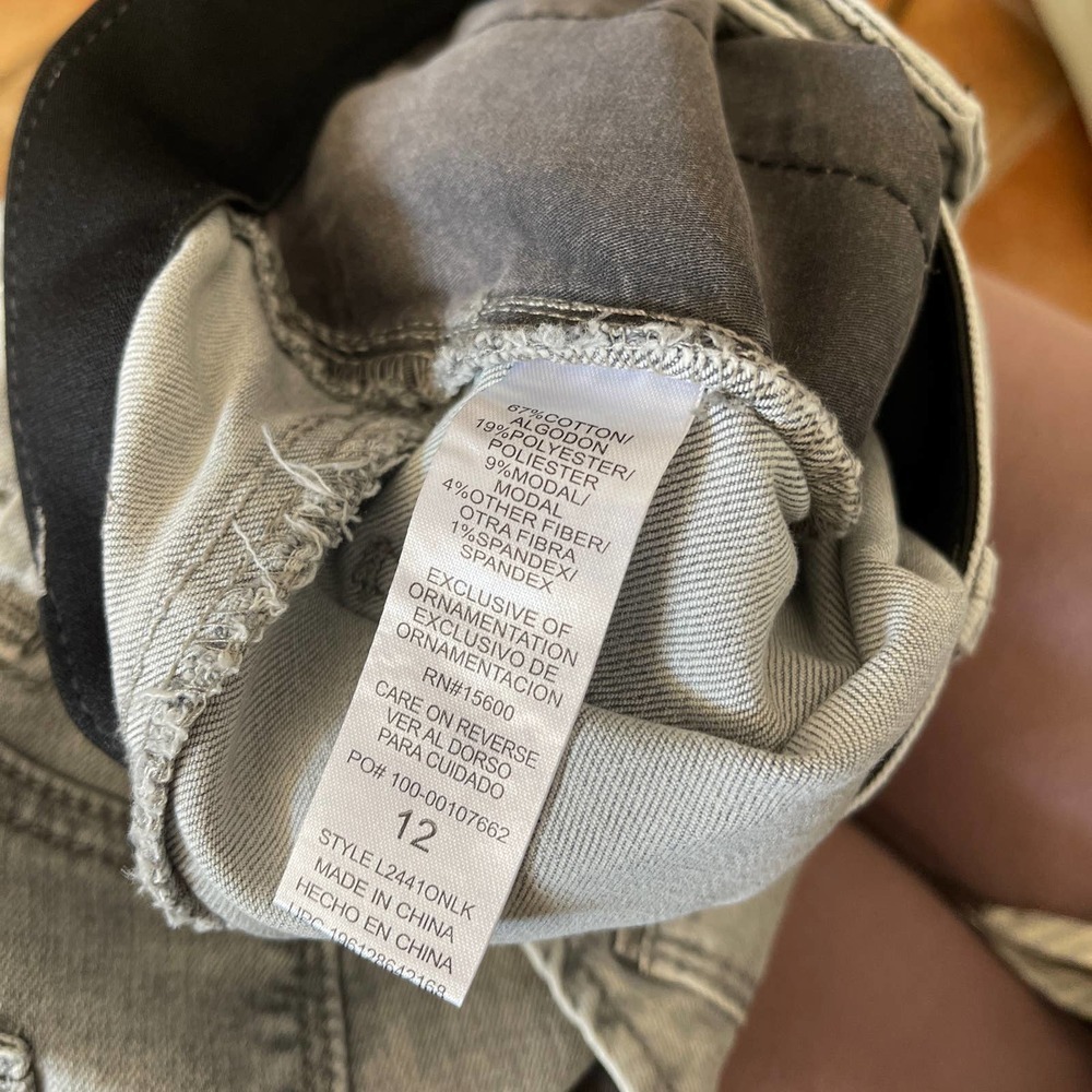 Wit & Wisdom “AB” SOLUTUON button fly Raw hem jeans - Picture 6 of 6